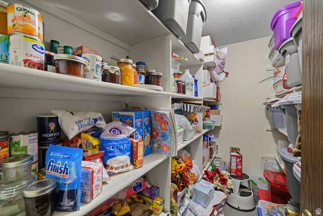 2916 E CARDIFF RD, Cottonwood Heights, UT 84121