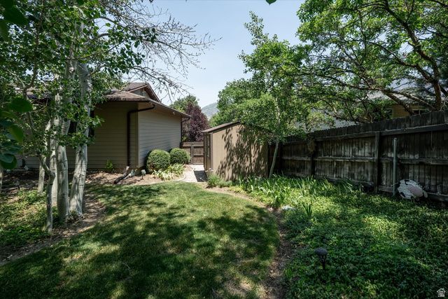 2916 E CARDIFF RD, Cottonwood Heights, UT 84121
