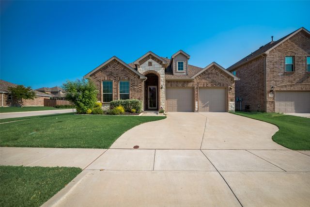 1801 Meadow Trail Lane, Aubrey, TX 76227