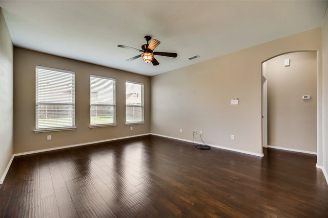 1801 Meadow Trail Lane, Aubrey, TX 76227