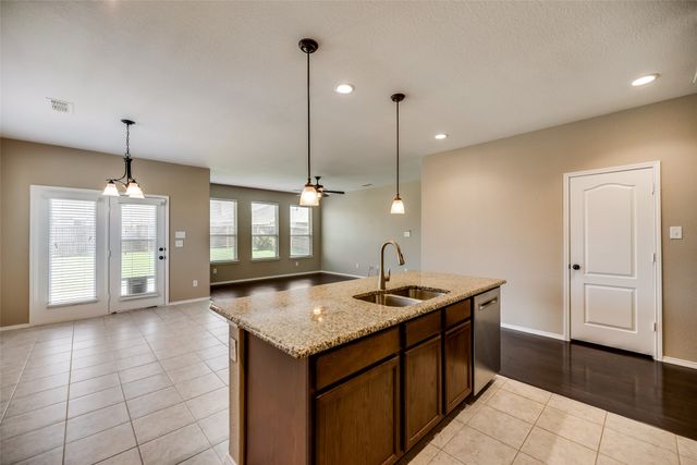 1801 Meadow Trail Lane, Aubrey, TX 76227