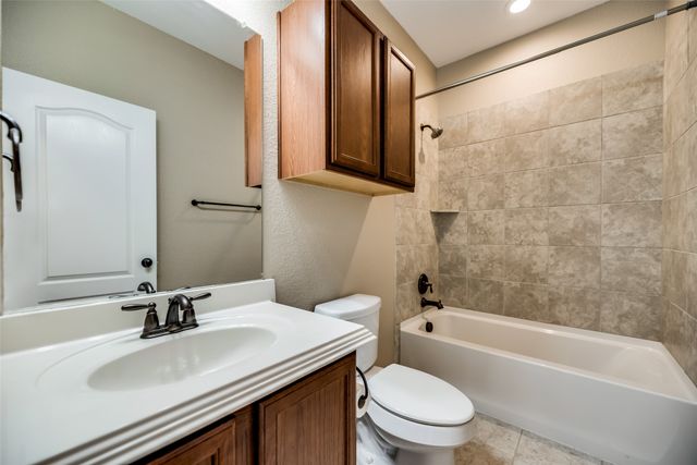 1801 Meadow Trail Lane, Aubrey, TX 76227