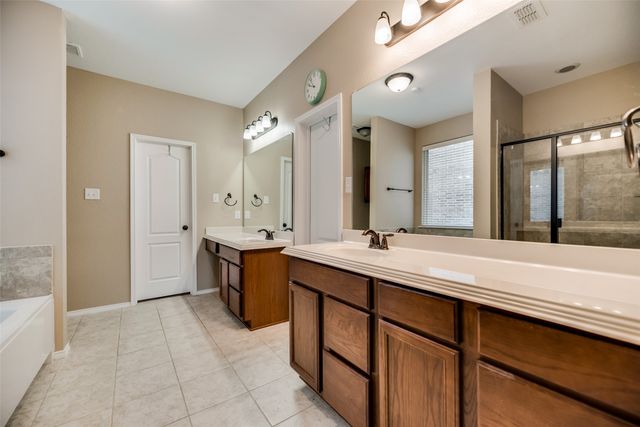 1801 Meadow Trail Lane, Aubrey, TX 76227