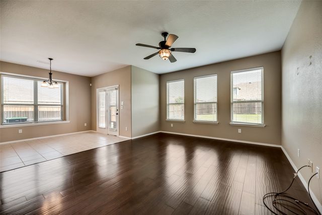 1801 Meadow Trail Lane, Aubrey, TX 76227