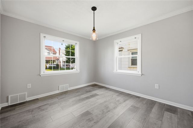 1911 Irwin St, Aliquippa, PA 15001