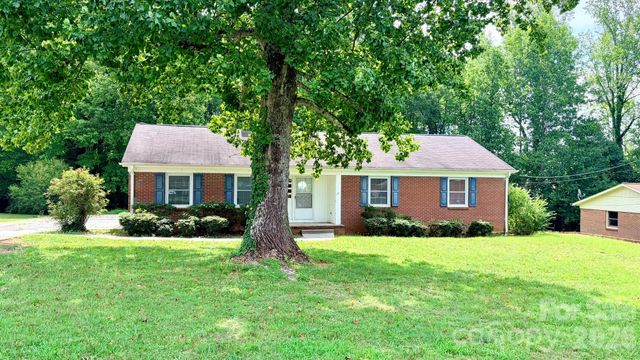 2808 28th Street NE, Hickory, NC 28601