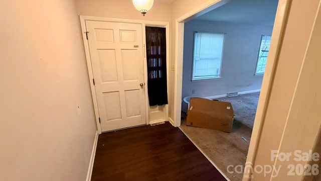 2808 28th Street NE, Hickory, NC 28601