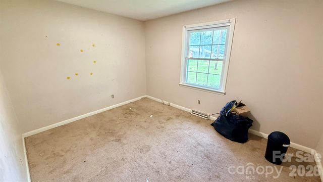 2808 28th Street NE, Hickory, NC 28601