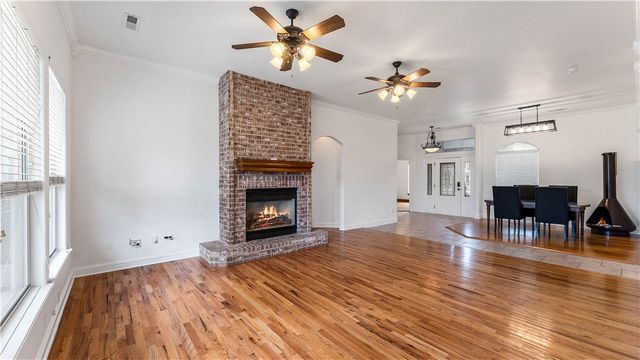 6604 W Braebourne Drive, Rogers, AR 72758