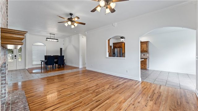 6604 W Braebourne Drive, Rogers, AR 72758
