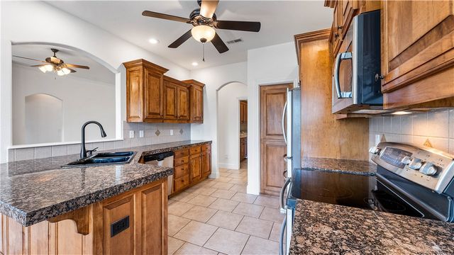 6604 W Braebourne Drive, Rogers, AR 72758