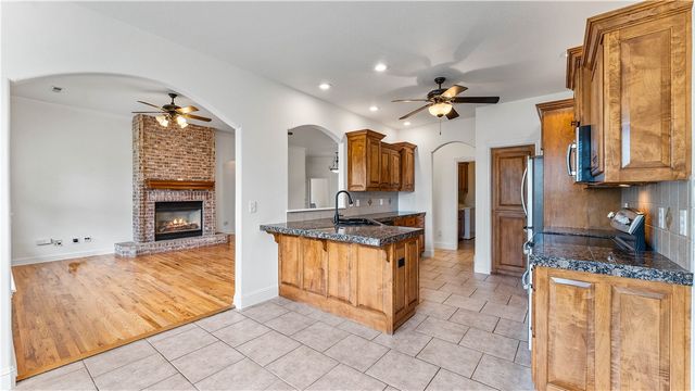 6604 W Braebourne Drive, Rogers, AR 72758