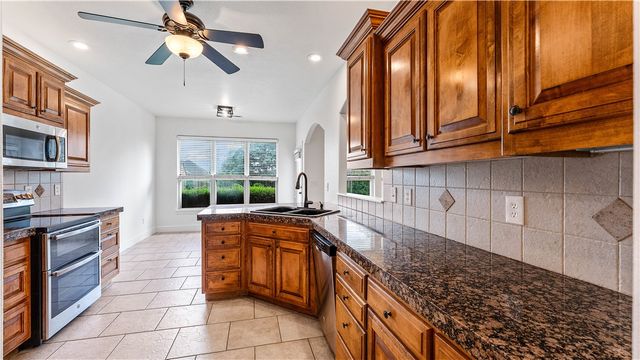 6604 W Braebourne Drive, Rogers, AR 72758