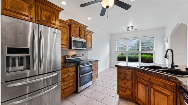 6604 W Braebourne Drive, Rogers, AR 72758