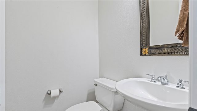 6604 W Braebourne Drive, Rogers, AR 72758