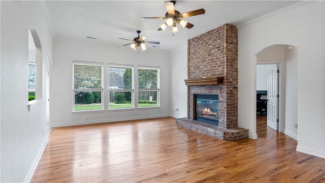 6604 W Braebourne Drive, Rogers, AR 72758