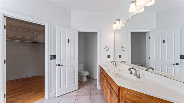 6604 W Braebourne Drive, Rogers, AR 72758