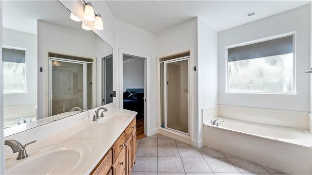 6604 W Braebourne Drive, Rogers, AR 72758