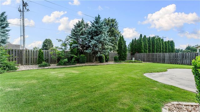 6604 W Braebourne Drive, Rogers, AR 72758