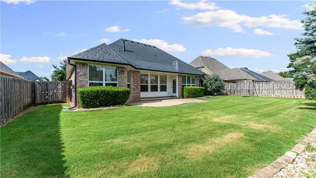 6604 W Braebourne Drive, Rogers, AR 72758