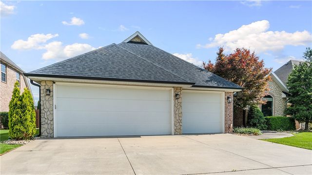 6604 W Braebourne Drive, Rogers, AR 72758