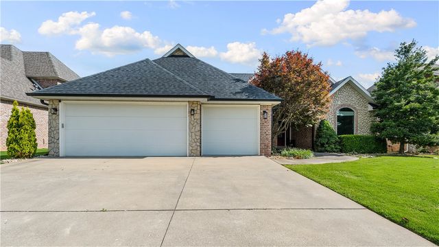 6604 W Braebourne Drive, Rogers, AR 72758
