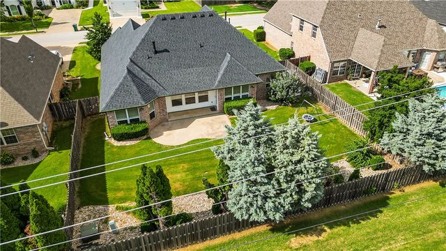 6604 W Braebourne Drive, Rogers, AR 72758