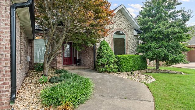 6604 W Braebourne Drive, Rogers, AR 72758