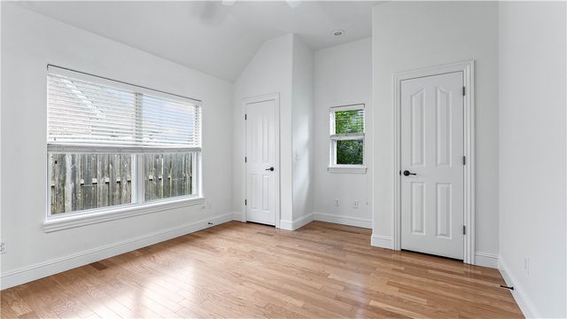 6604 W Braebourne Drive, Rogers, AR 72758