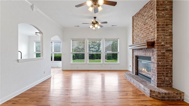 6604 W Braebourne Drive, Rogers, AR 72758