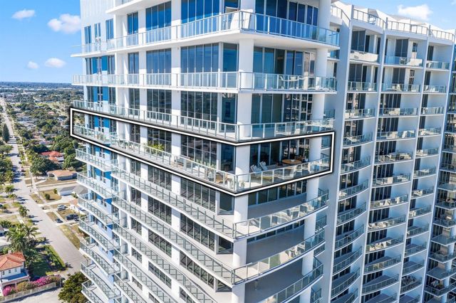 220 Lake Shore Drive 1121, Lake Park, FL 33403