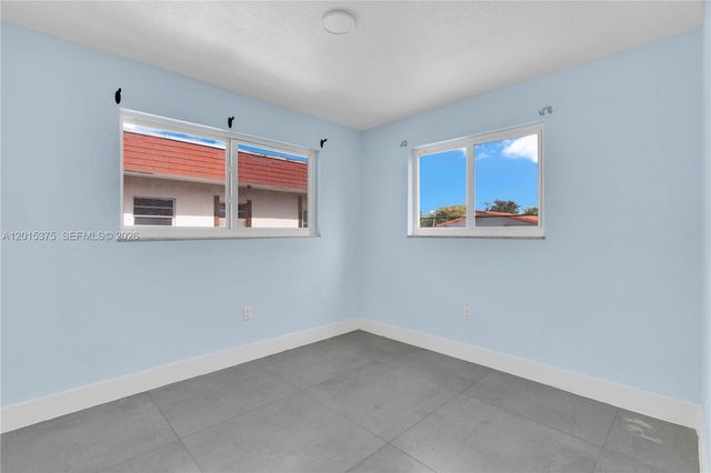 1250 SW 4th St 6, Miami, FL 33135