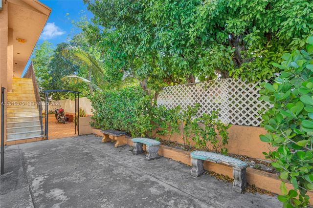 1250 SW 4th St 6, Miami, FL 33135