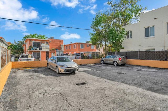 1250 SW 4th St 6, Miami, FL 33135