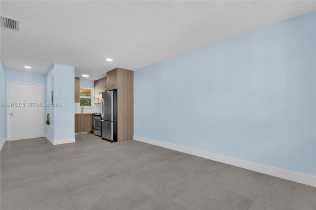 1250 SW 4th St 6, Miami, FL 33135