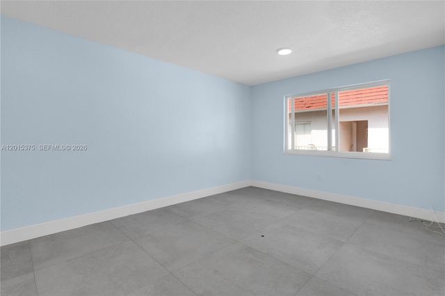 1250 SW 4th St 6, Miami, FL 33135
