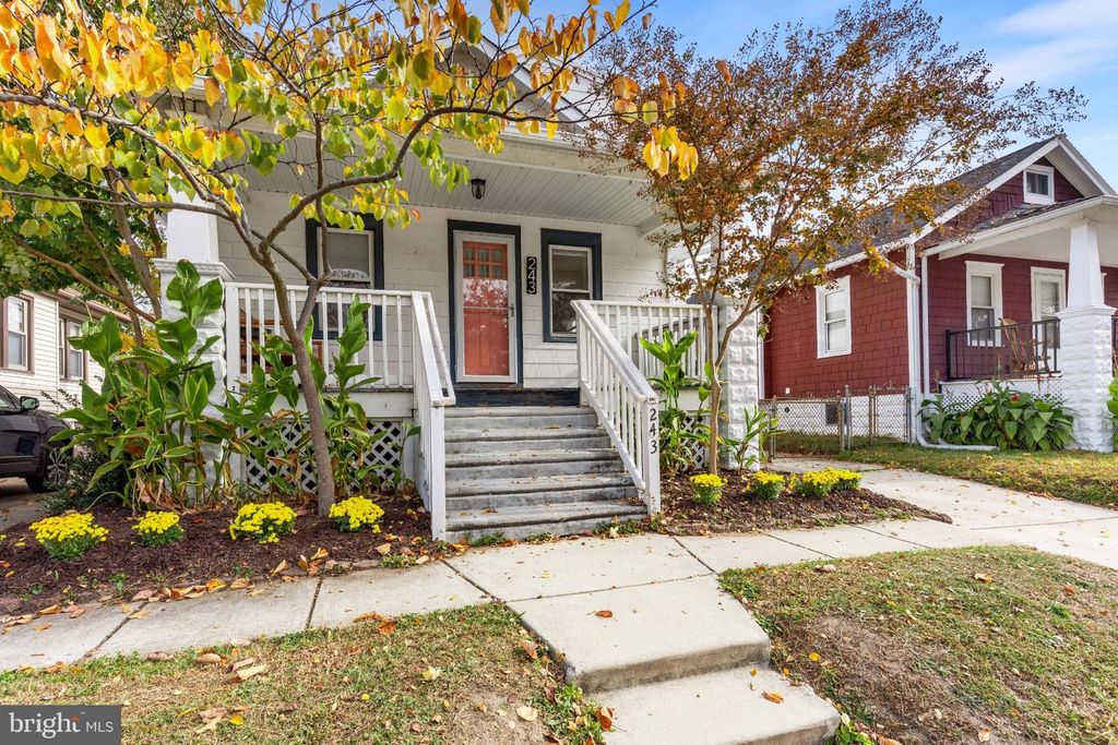 243 HAMPSHIRE AVE, Audubon, NJ 08106