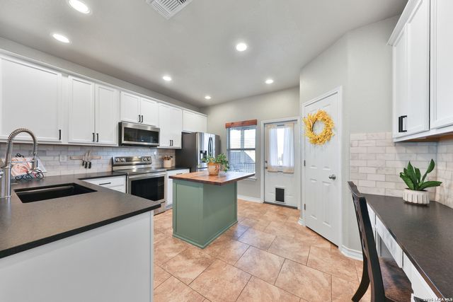 10414 Pecne Path, Helotes, TX 78023