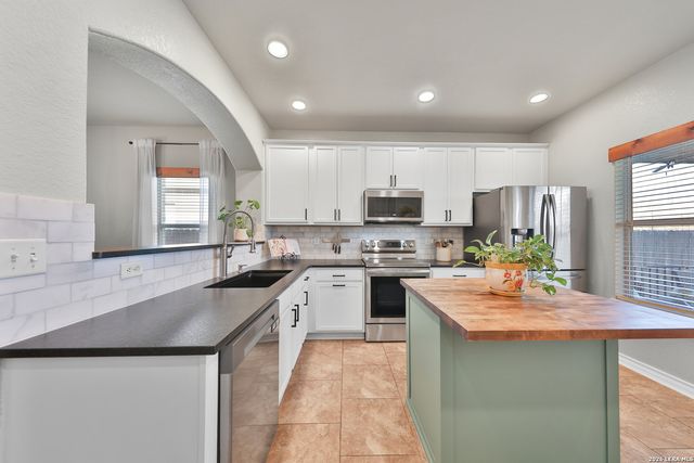 10414 Pecne Path, Helotes, TX 78023