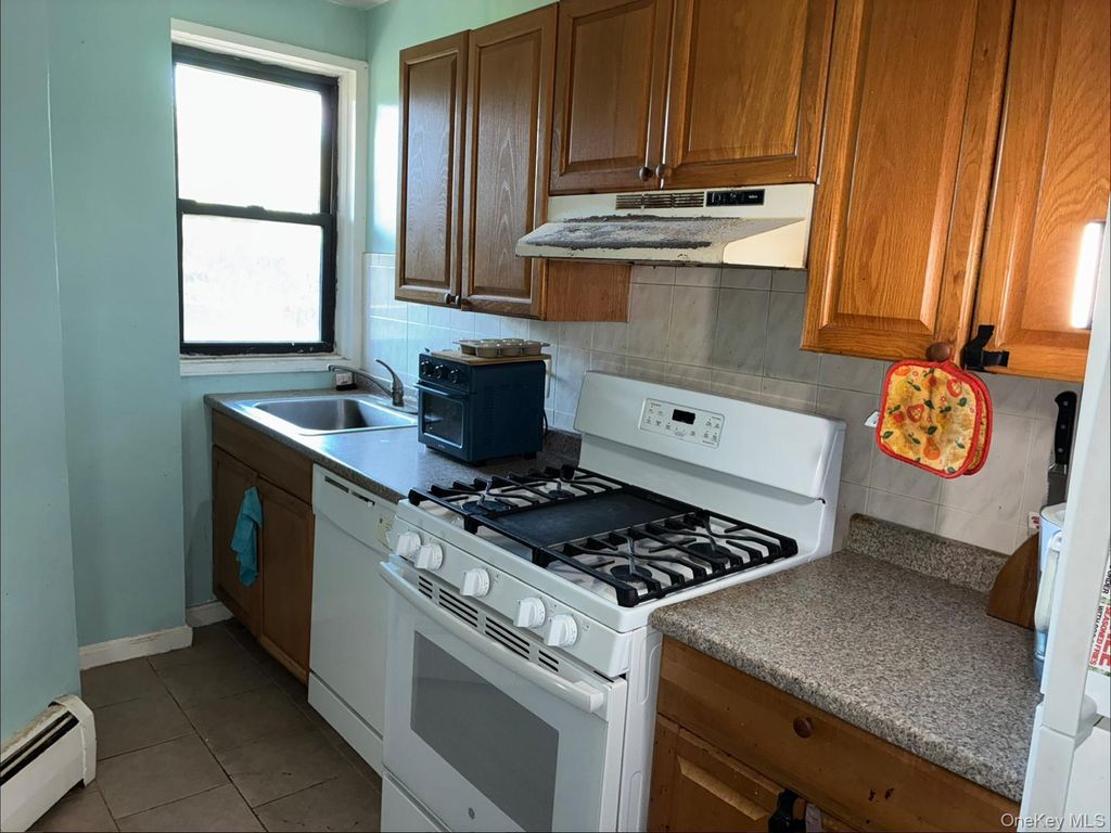 5 Oakdale Manor B22, Suffern, NY 10901 — photo 3