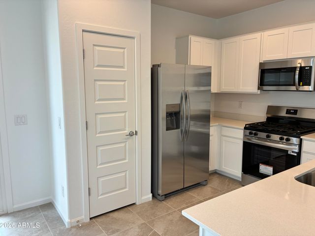 17321 W GRAY FOX Trail, Surprise, AZ 85387