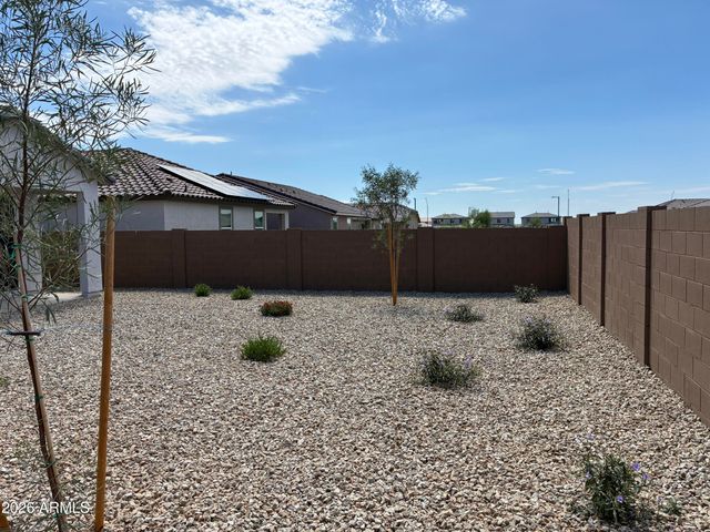 17321 W GRAY FOX Trail, Surprise, AZ 85387