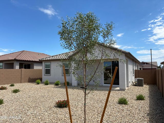 17321 W GRAY FOX Trail, Surprise, AZ 85387