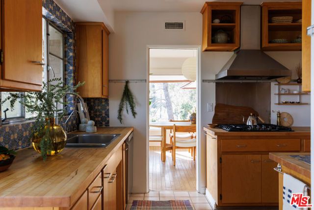 1575 E Loma Alta Drive, Altadena, CA 91001