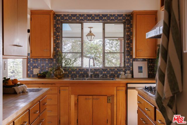 1575 E Loma Alta Drive, Altadena, CA 91001