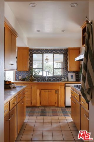 1575 E Loma Alta Drive, Altadena, CA 91001