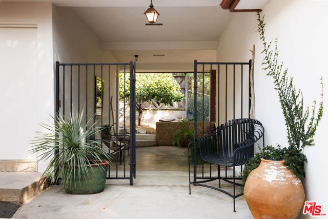 1575 E Loma Alta Drive, Altadena, CA 91001