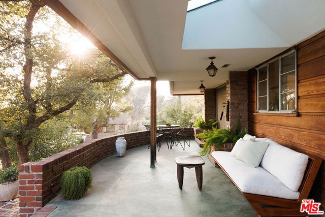 1575 E Loma Alta Drive, Altadena, CA 91001