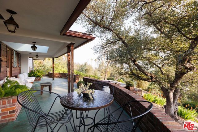 1575 E Loma Alta Drive, Altadena, CA 91001