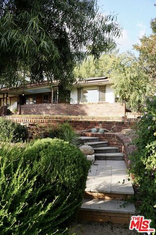 1575 E Loma Alta Drive, Altadena, CA 91001